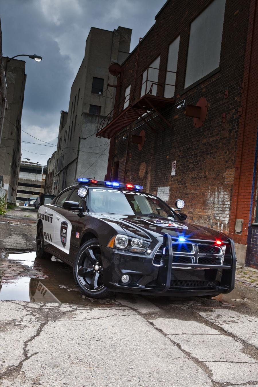  Dodge Charger Pursuit Police 2010 года  (фото 34 из 50)